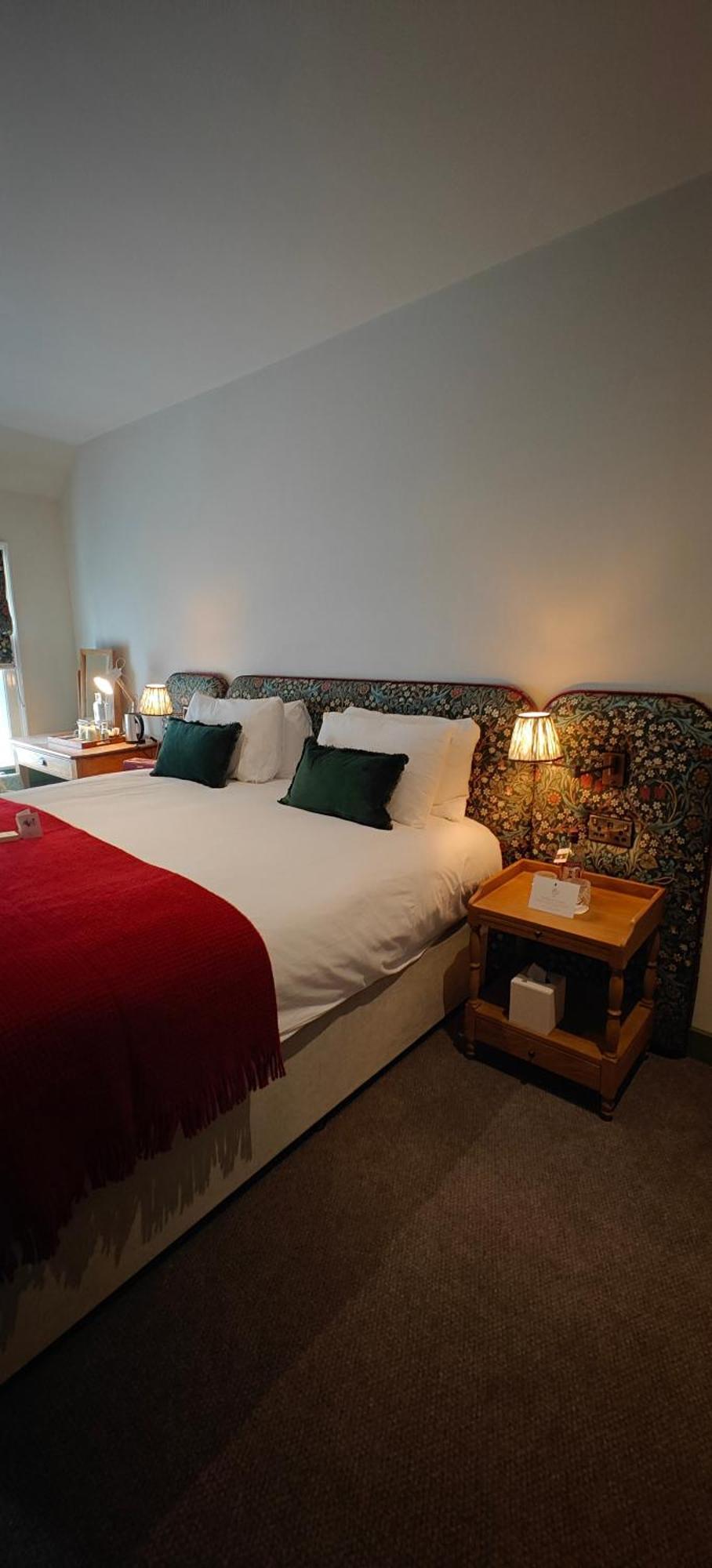 Bel And The Dragon-Odiham Hotel ภายนอก รูปภาพ