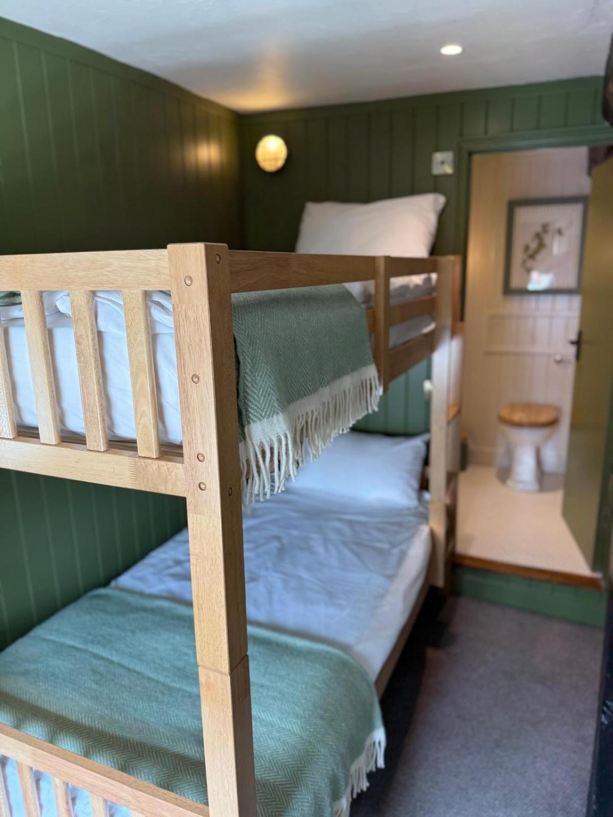 Bel And The Dragon-Odiham Hotel ภายนอก รูปภาพ