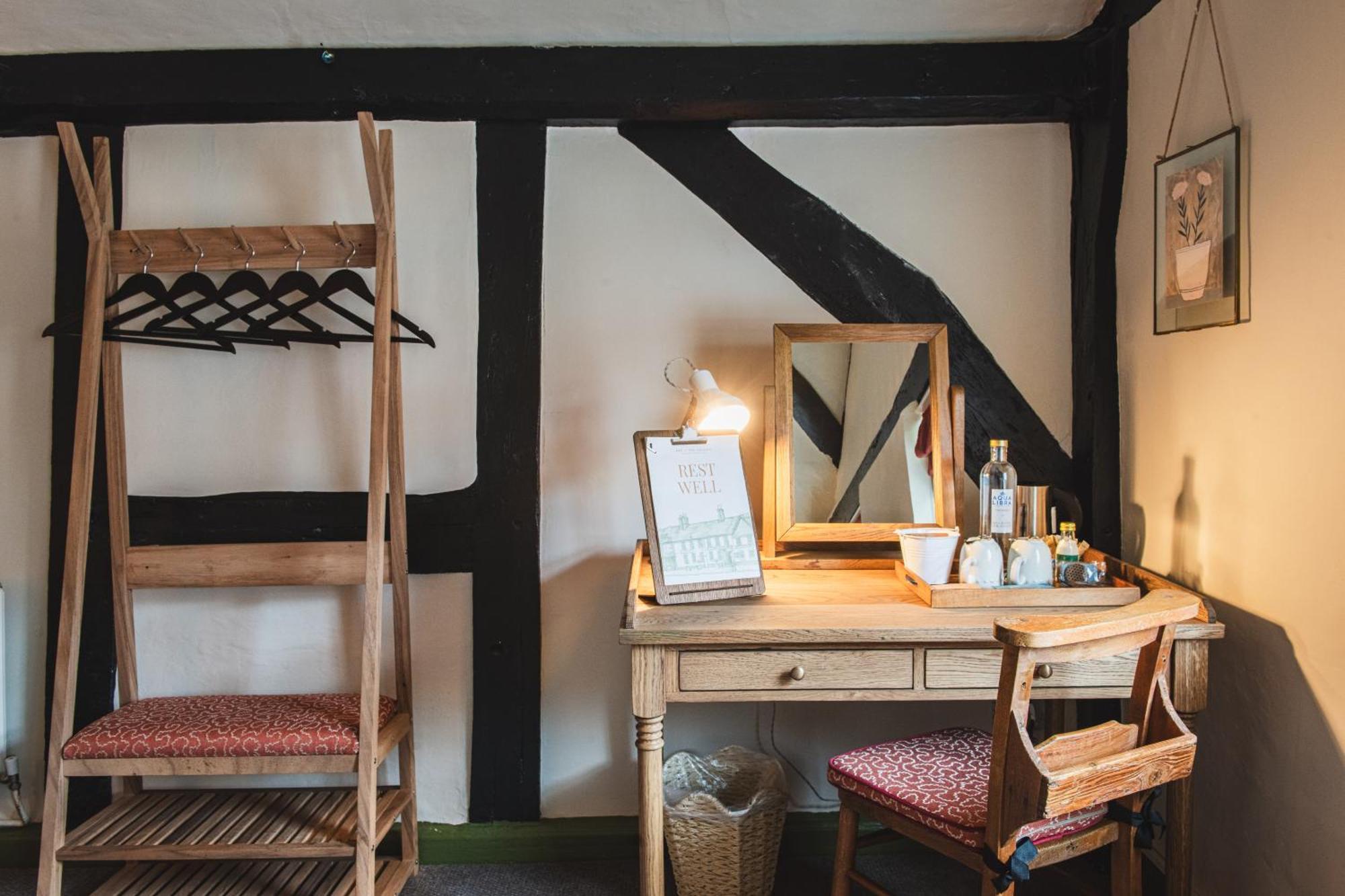 Bel And The Dragon-Odiham Hotel ภายนอก รูปภาพ