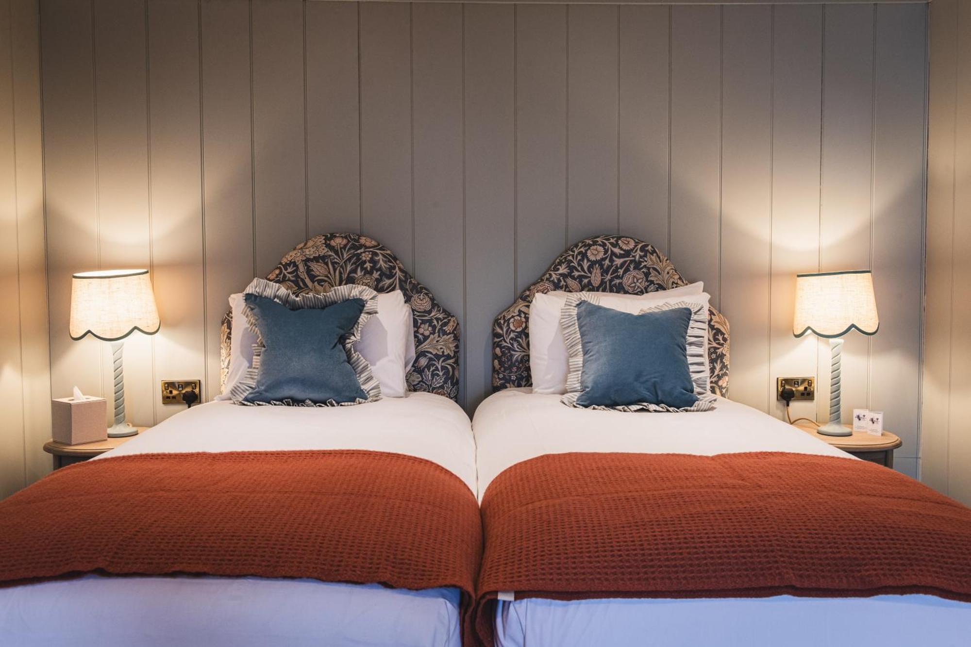 Bel And The Dragon-Odiham Hotel ภายนอก รูปภาพ