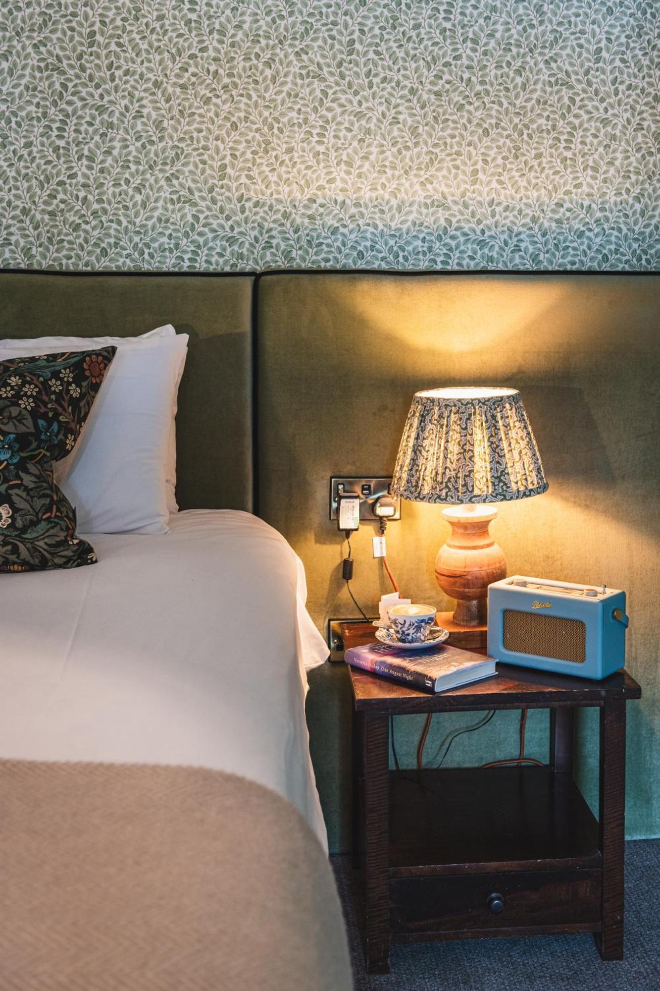 Bel And The Dragon-Odiham Hotel ภายนอก รูปภาพ